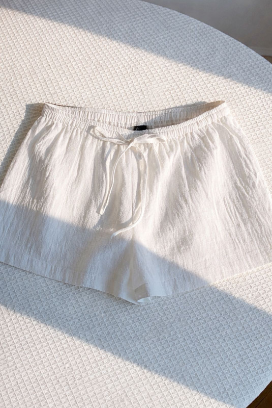 [BAMBI-000071] Short de playa blanco talla S/M