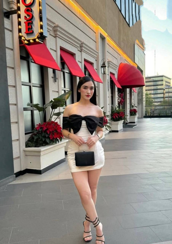 Vestido corto beige con negro lazo grande talla standar MV17