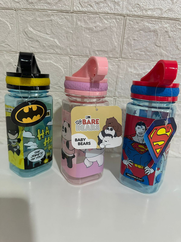 Tomatodos Kawai Originales de Warner Bros capacidad 500 ml 