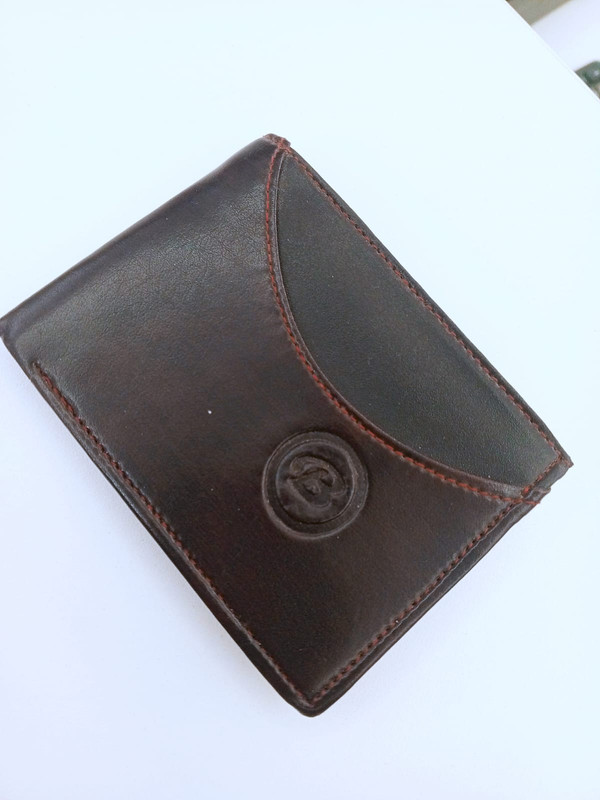 Billetera B color café oscuro 