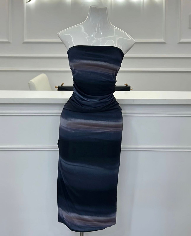 VESTIDO LARGO AZUL STRAPLESS Y CORRUGADO A LOS LADOS TALLA S YE-027