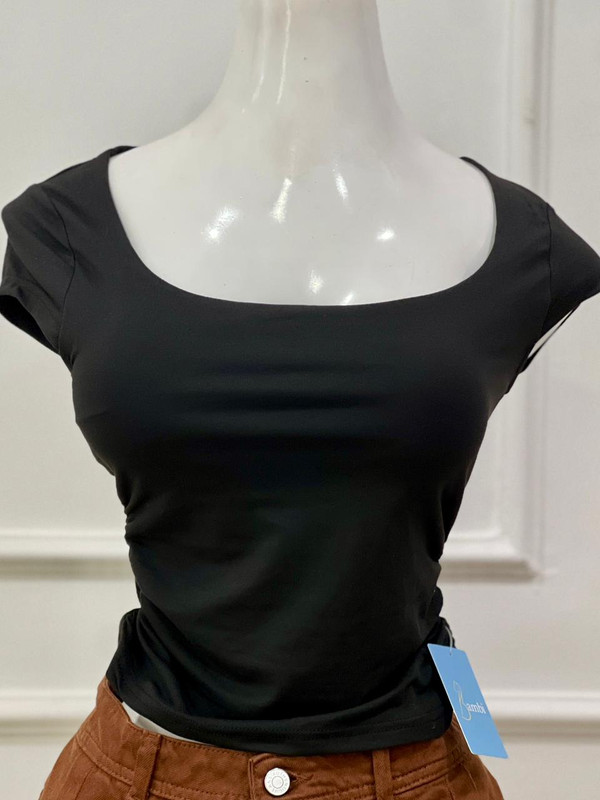 Blusa casual con cuello en U mangas cortas color negro talla S,M