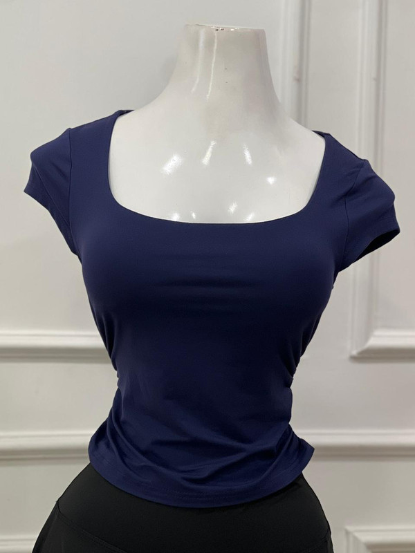 Blusa casual con cuello en U mangas cortas color azul marino talla M