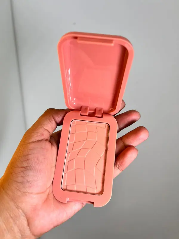 RUBOR EN POLVO MATTE ALTA PIGMENTACION DUPE DE NYX TONO 02