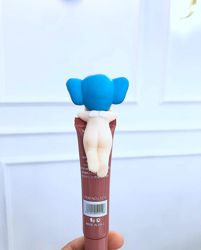 Lip gloss con Sonny Angels Tono cafe claro