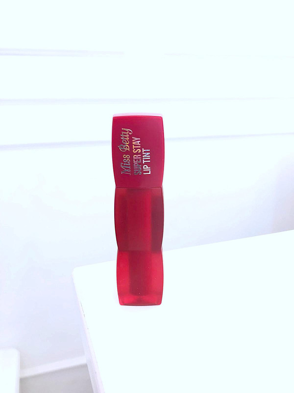 Lip Tint Super Stay Marca Miss Betty Tono vino
