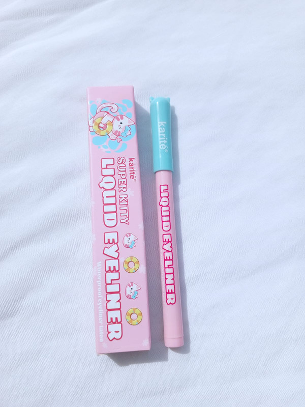 Delineador de Plumon negro Marca Karité