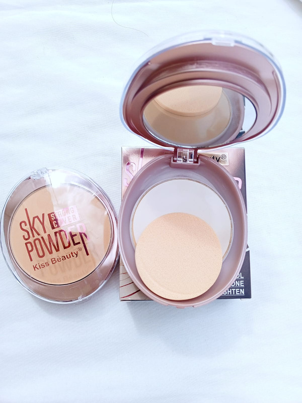 Polvo compacto doble tono con espejo y esponja Marca Kiss Beauty Tono 02