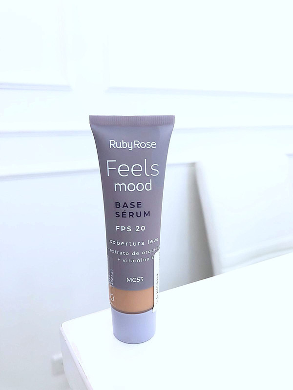 Base Serum Feel Moods Marca Ruby Rose Tono MC53 Oscuro