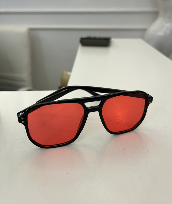 GAFAS DE SOL SENCILLAS CON ARCO NEGRA/ROJO 