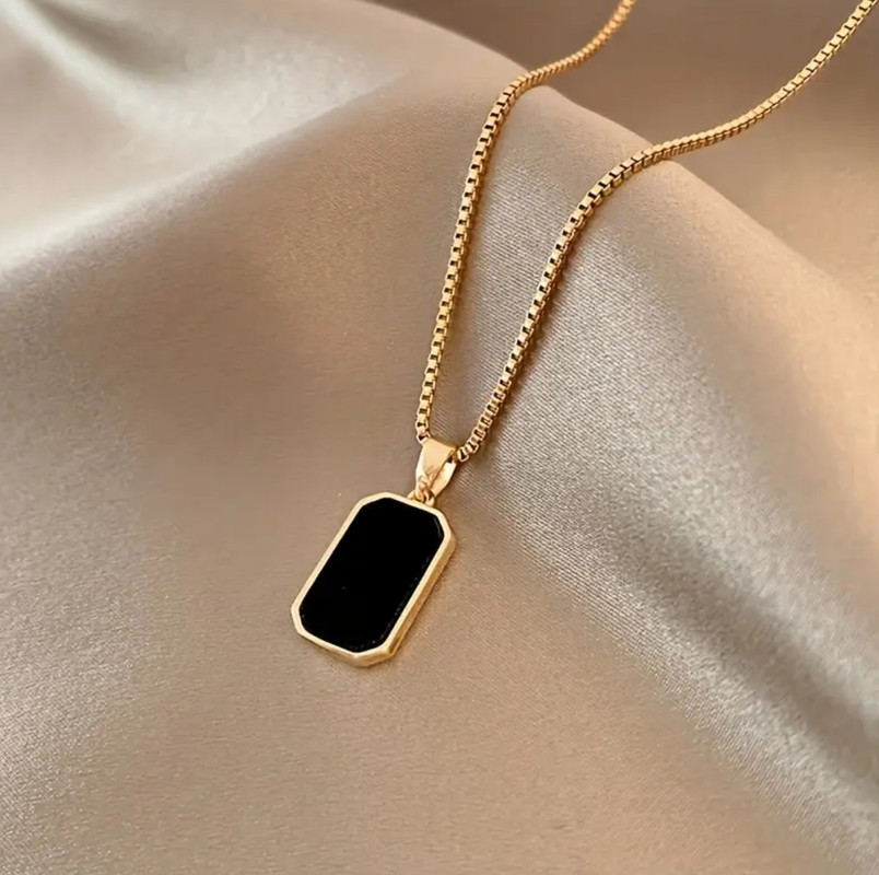 CADENA DE ACERO DIJE CUADRO NEGRO