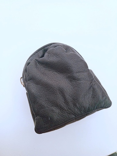 [DEIVY STORE-000024] Monedero con agarradera color negro 