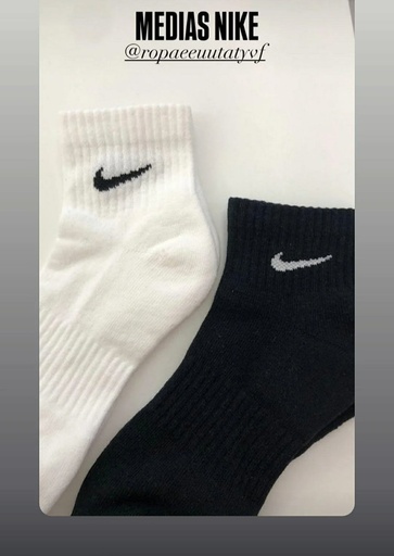[EL PODER DEL 90-60-90-000013] MEDIAS NIKE 2 BLANCA 2 NEGRAS $6 CADA UNA 969MEDIAS-NIKE