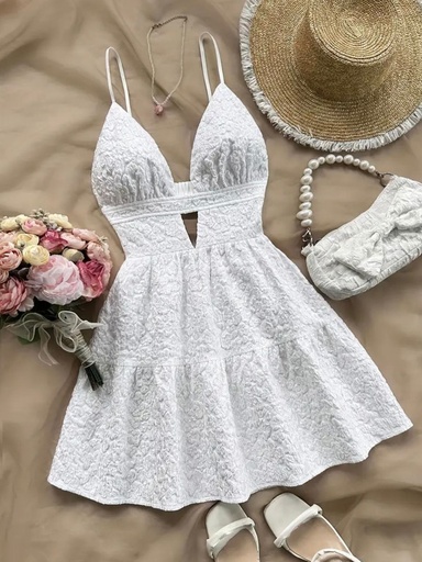 [YELLOW STORE-000025] VESTIDO CORTO BLANCO CON ESCOTE Y TIRAS TELA GRUESA TALLA M YE-025