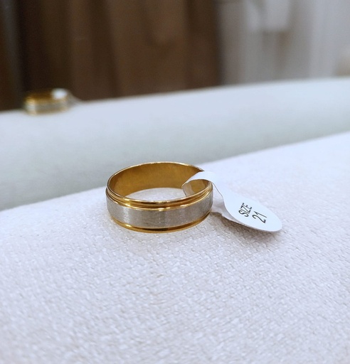 [MIRSTREEL-000039] Anillo dorado con centro plateado talla 21 