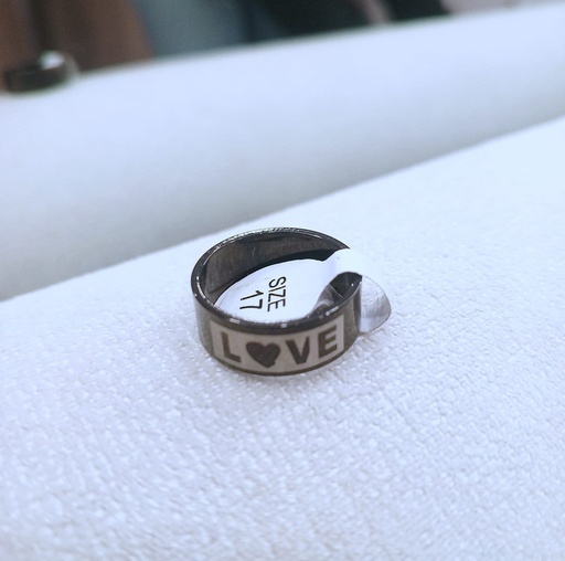 [MIRSTREEL-000047] Anillo negro con palabras LOVE con fondo plateado talla 17