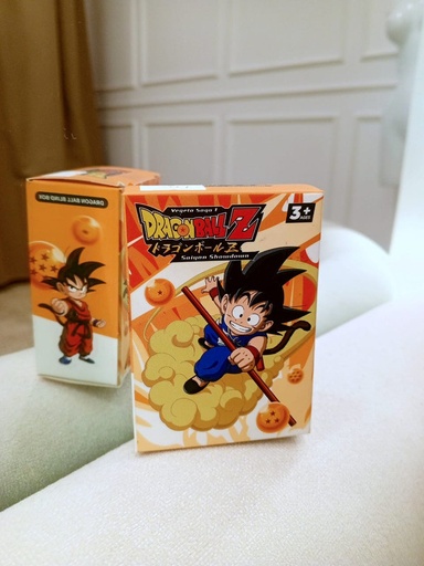 [MIRSTREEL-000052] Caja sorpresa Dragón Ball Z ( figura coleccionable+ cartas coleccionables del personaje) 