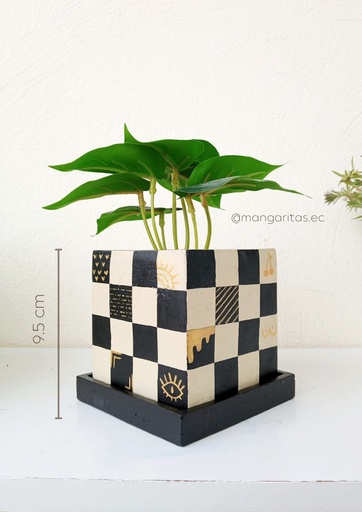 [MANGARITAS-000012] Maceta cuadros Negro (2p) M-CN-12